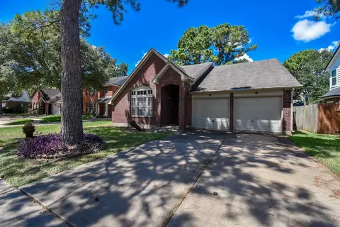7715 Woodlett Ct, Houston, TX 77095