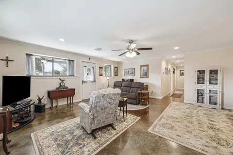 2636 Lily St, Pasadena, TX 77503