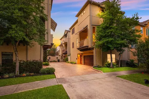 1409 Birdsall St, Houston, TX 77007