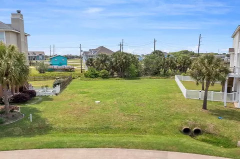 13944 Pirates Beach Blvd, Galveston, TX 77554
