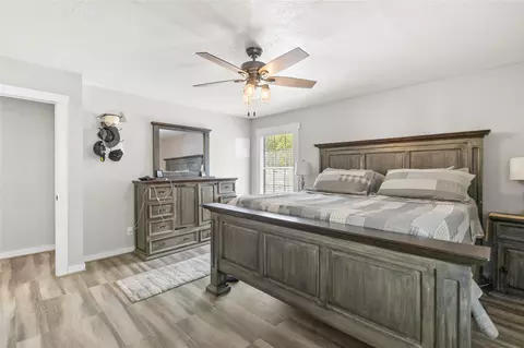 Bedroom - 159 Yacht Cir, Trinity, TX 75862 photo 2 of 3