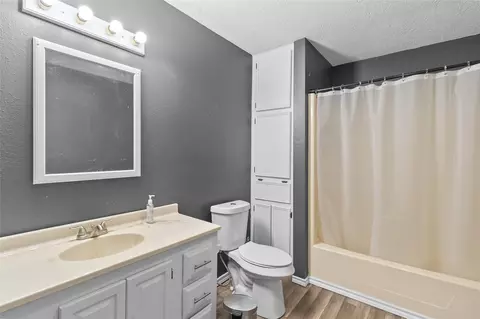 Bath - 159 Yacht Cir, Trinity, TX 75862 photo 1 of 1