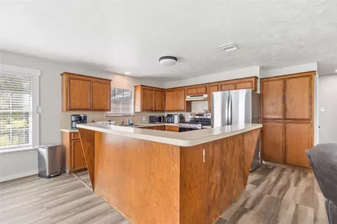Kitchen - 159 Yacht Cir, Trinity, TX 75862 photo 2 of 2