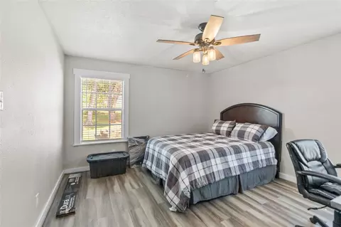 Bedroom - 159 Yacht Cir, Trinity, TX 75862 photo 3 of 3