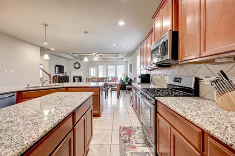 Kitchen - 5614 Glenfield Spring Ln, Spring, TX 77389 photo 2 of 4