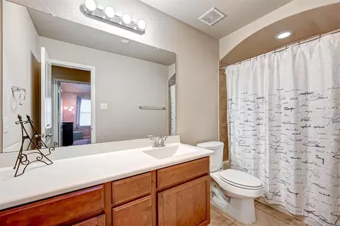 Bath - 5614 Glenfield Spring Ln, Spring, TX 77389 photo 5 of 5