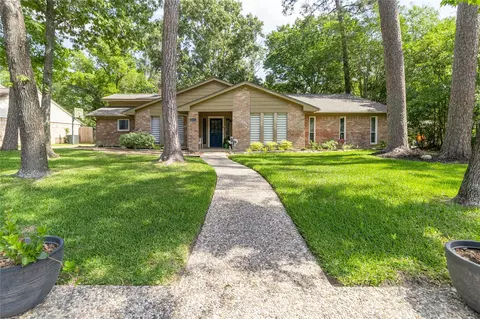 2211 River Falls Dr, Kingwood, TX 77339