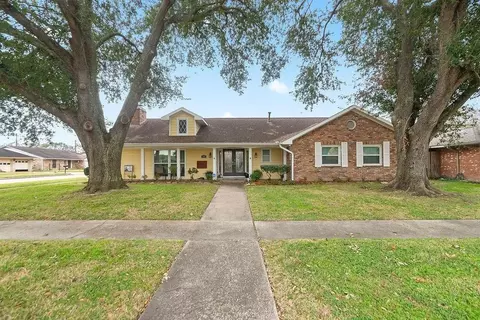 2718 Lufkin Ln, Deer Park, TX 77536