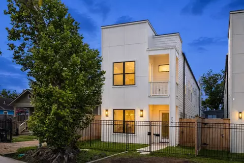 227 E 26th St, Houston, TX 77008