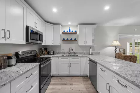 Kitchen - 209 Summit Dr, Conroe, TX 77303 photo 1 of 2