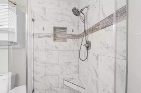 Bath - 209 Summit Dr, Conroe, TX 77303 photo 2 of 5