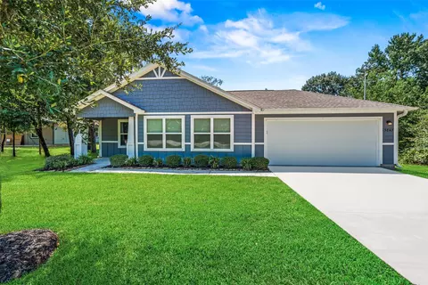 15843 Oak Dr, Montgomery, TX 77356