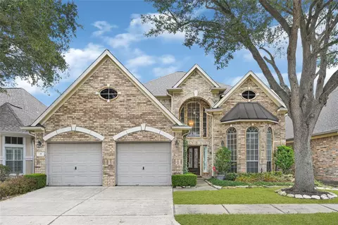 35 Parkway Pl, Houston, TX 77040