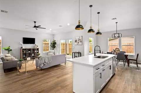 14307 Laredo St, Houston, TX 77015