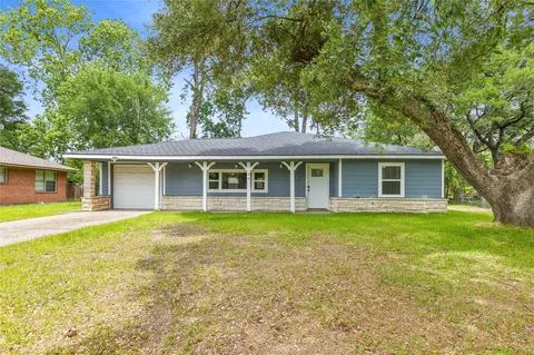 315 Roundabout Rd, Huntsville, TX 77320