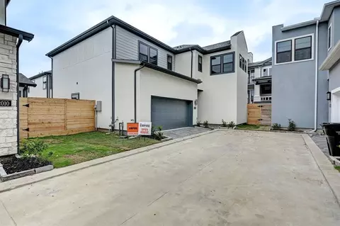 12008 Royal Oaks Banner Way, Houston, TX 77082
