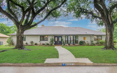 6407 Burning Tree Dr, Houston, TX 77036