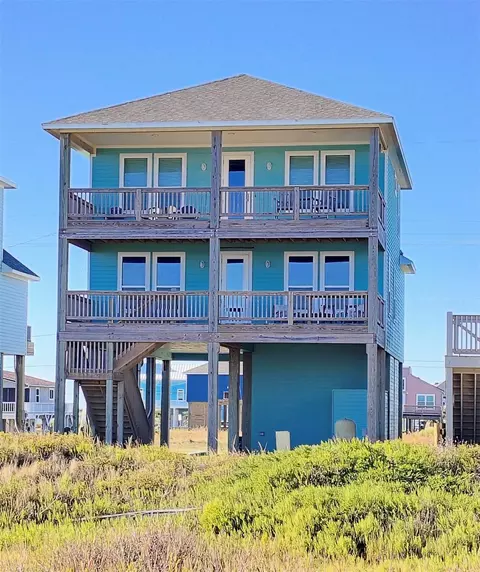 4518 Blue Water Hwy, Freeport, TX 77541