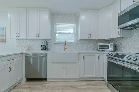 13826 Pirates Beach Blvd, Galveston, TX 77554