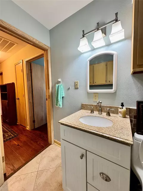 Bath - 83 Lakeside, Trinity, TX 75862 photo 2 of 4