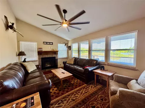 Living - 83 Lakeside, Trinity, TX 75862 photo 3 of 4
