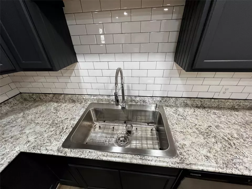 Kitchen - 5924 Fm 1119, Centerville, TX 75833 photo 2 of 2