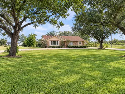 1103 County Road 281, Alvin, TX 77511