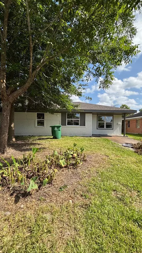 3048 Briarwick Ln, Houston, TX 77093