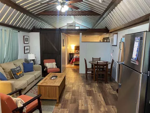 170 Hickory Hill Dr, Burkeville, TX 75932