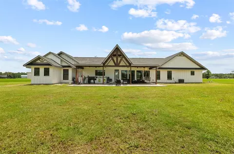 565 Brushy Creek Dr, Onalaska, TX 77360