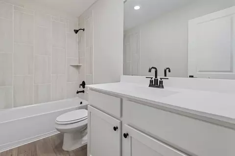Bath - 1131 Campside Dr, Beasley, TX 77417 photo 3 of 3