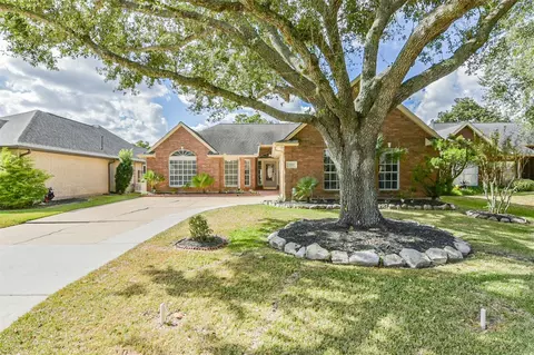 3810 E Peach Hollow Cir, Pearland, TX 77584