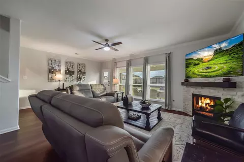 Living - 4710 Wheel Wright Trl, Rosenberg, TX 77471 photo 1 of 2