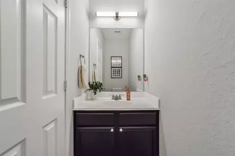 Bath - 4710 Wheel Wright Trl, Rosenberg, TX 77471 photo 1 of 4