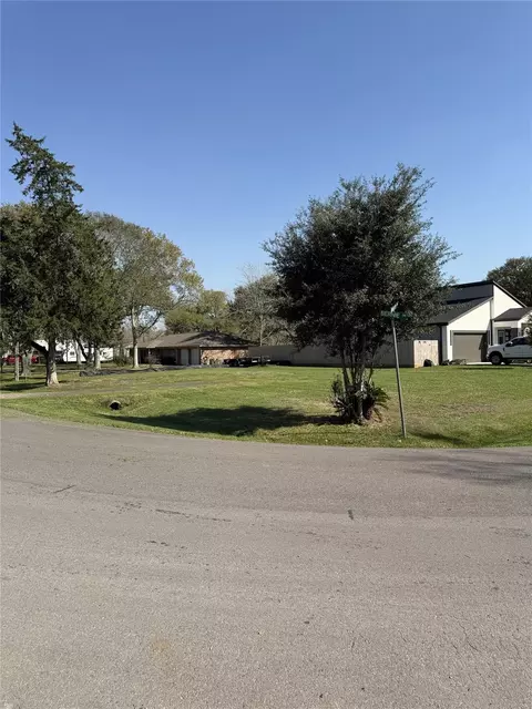 2719 West St, Rosenberg, TX 77471