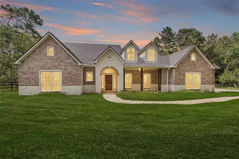 17709 W Terrace Oaks Dr, Waller, TX 77484