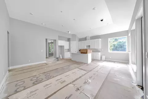 Living - 40 Fairway Dr, Trinity, TX 75862 photo 3 of 6