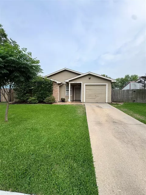 14214 Dartwood Dr, Houston, TX 77049