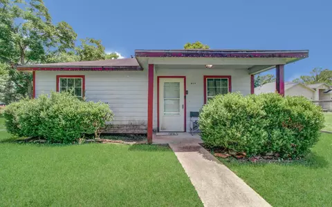 819 Baker Cir, Ames, TX 77575