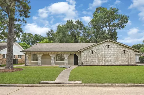 11306 Valley Spring Dr, Houston, TX 77043