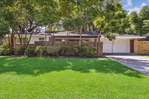 5419 Beechnut St, Houston, TX 77096