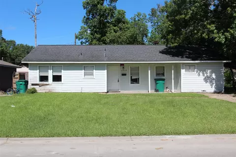 2325 Butler Dr, Orange, TX 77630