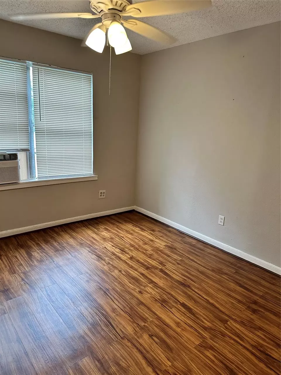 Bedroom - 1207 2nd Ave N, Texas City, TX 77590 photo 5 of 5