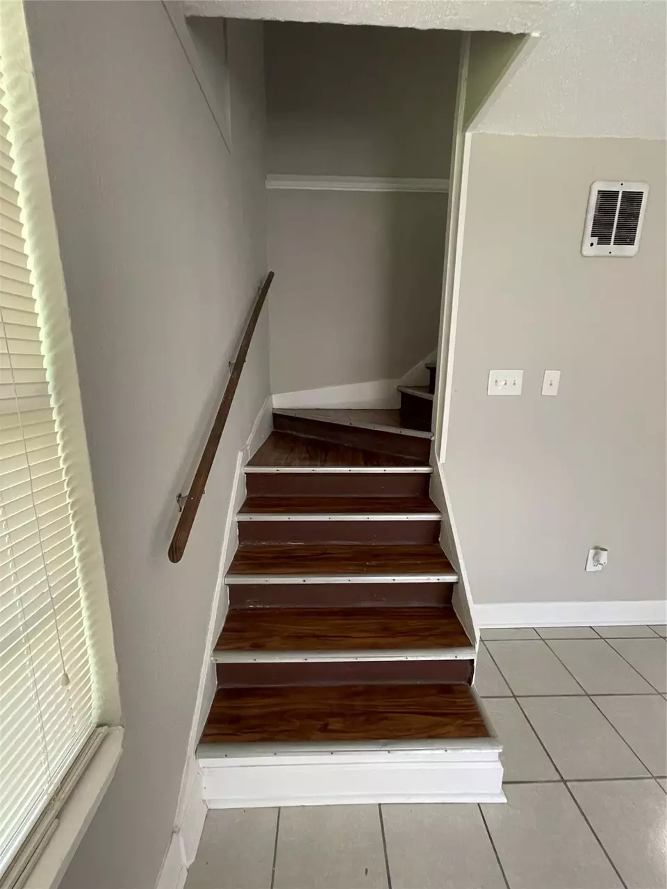 Entry Way - 1207 2nd Ave N, Texas City, TX 77590 photo 1 of 3