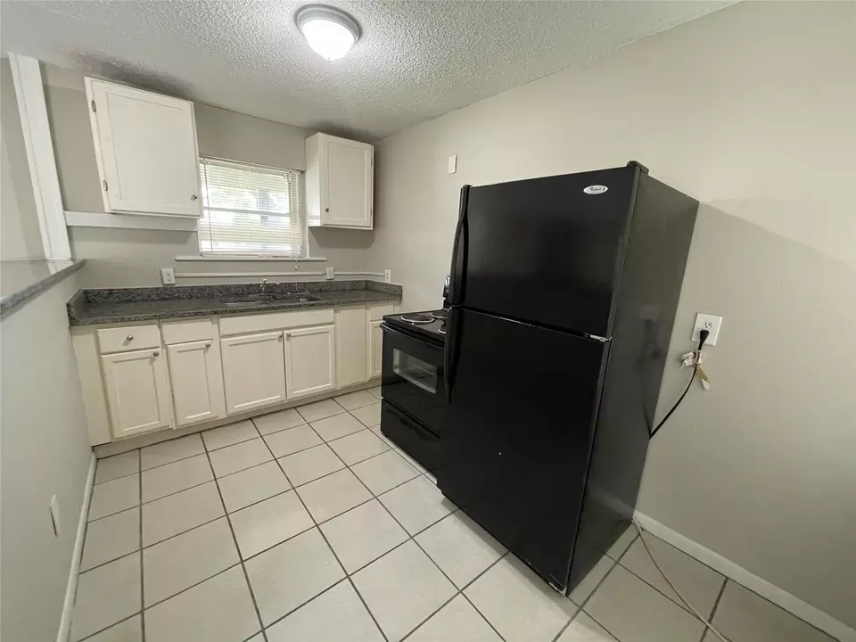 Kitchen - 1207 2nd Ave N, Texas City, TX 77590 photo 2 of 5
