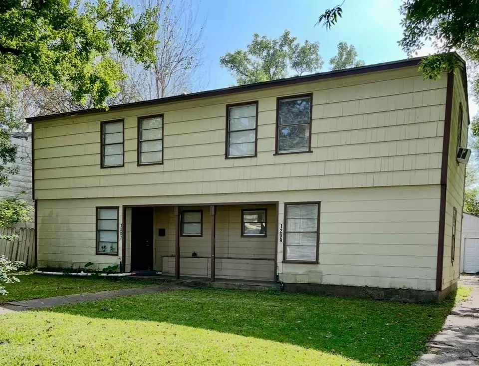 Exterior - 1207 2nd Ave N, Texas City, TX 77590 photo 1 of 2