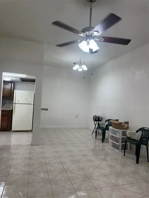 8250 Park Place Blvd #303, Houston, TX 77017