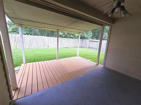 Exterior - 10320 Stone Gate Dr, Conroe, TX 77385 photo 2 of 5