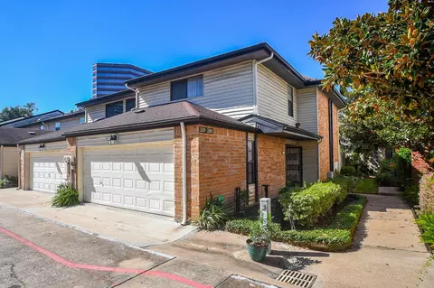 2684 Bering Dr, Houston, TX 77057