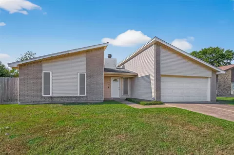2905 Park Shadow Ln, Deer Park, TX 77536